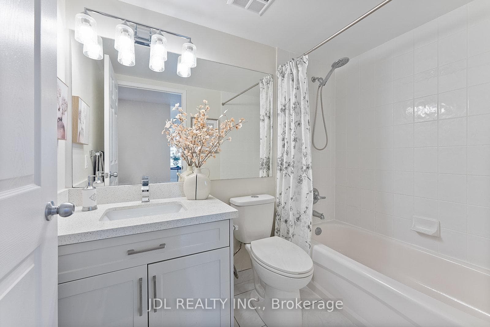 35 Finch Avenue Unit 605 photo 30