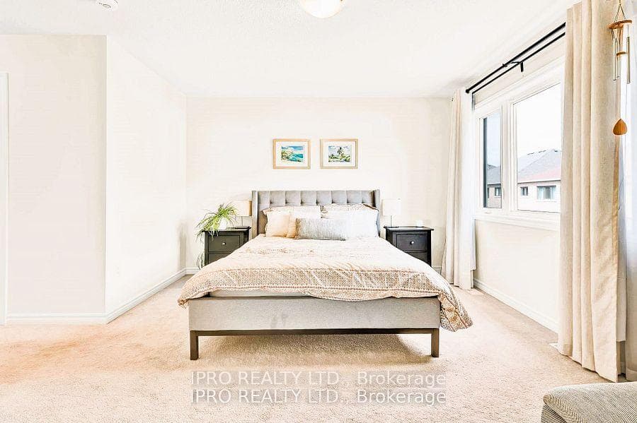 30 Louise Crescent photo 29
