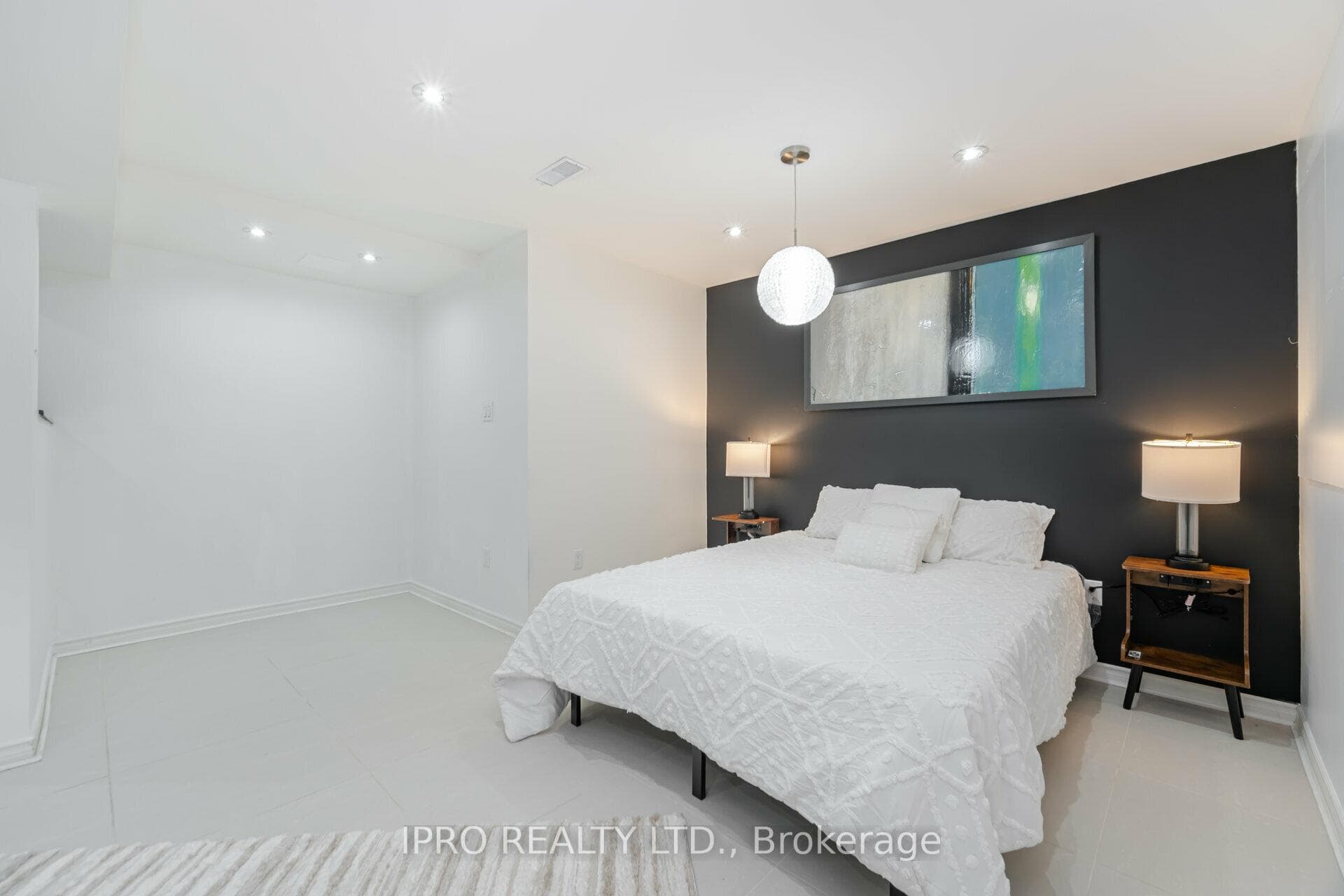 974 Seivert Place photo 36