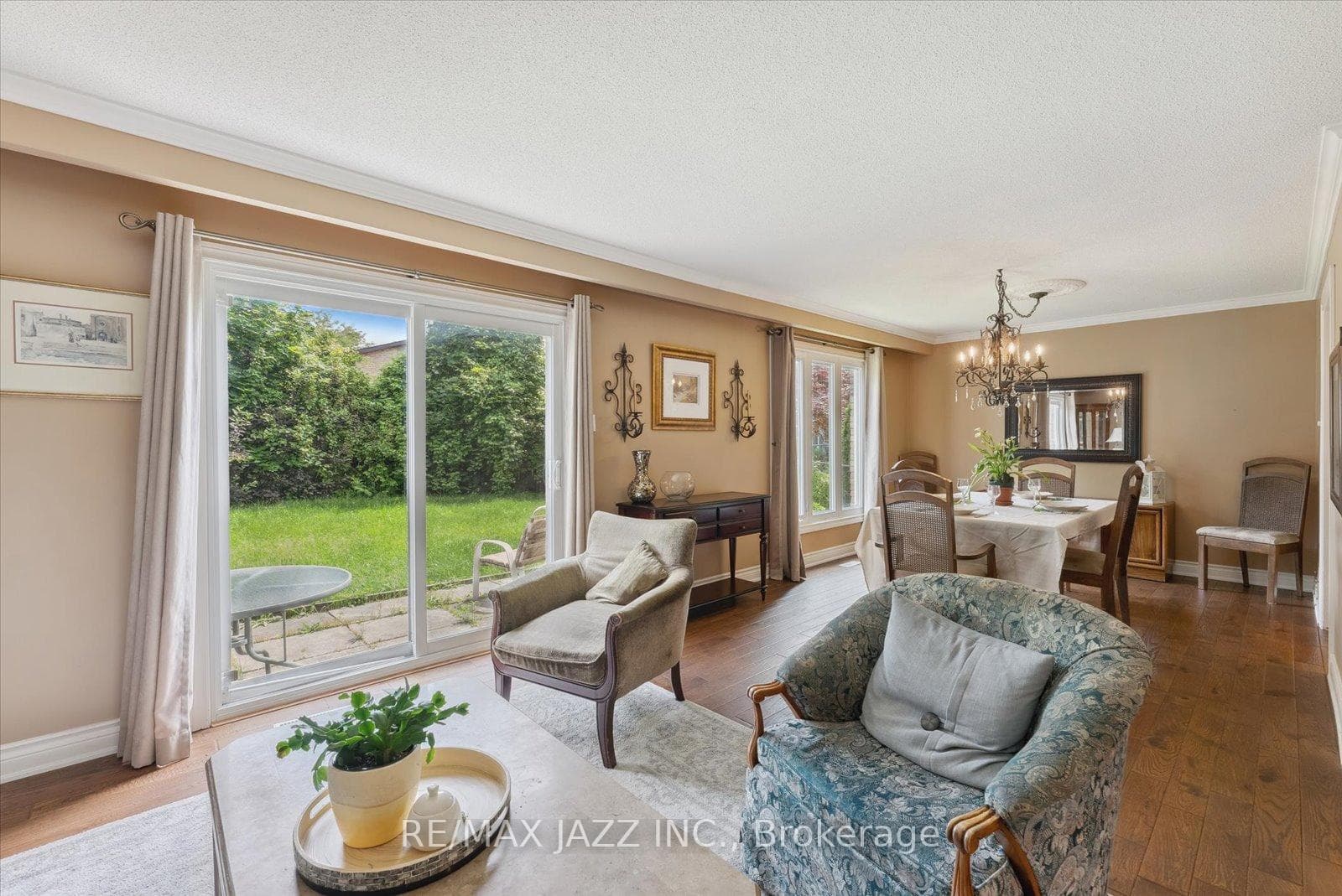 8 Carey Crescent photo 9