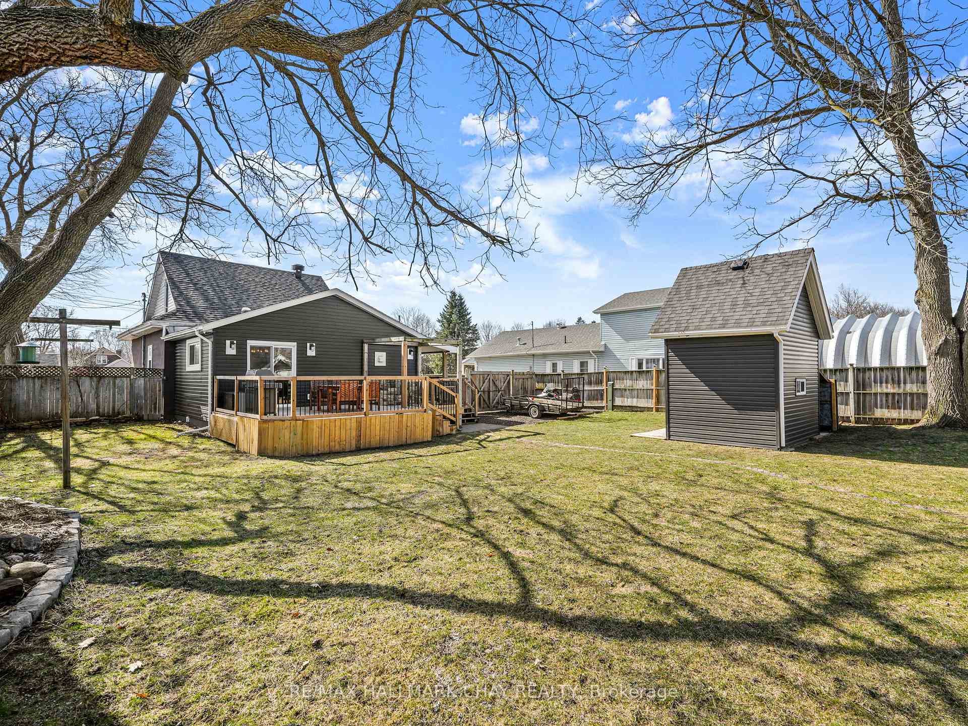 77 Simcoe Street photo 33