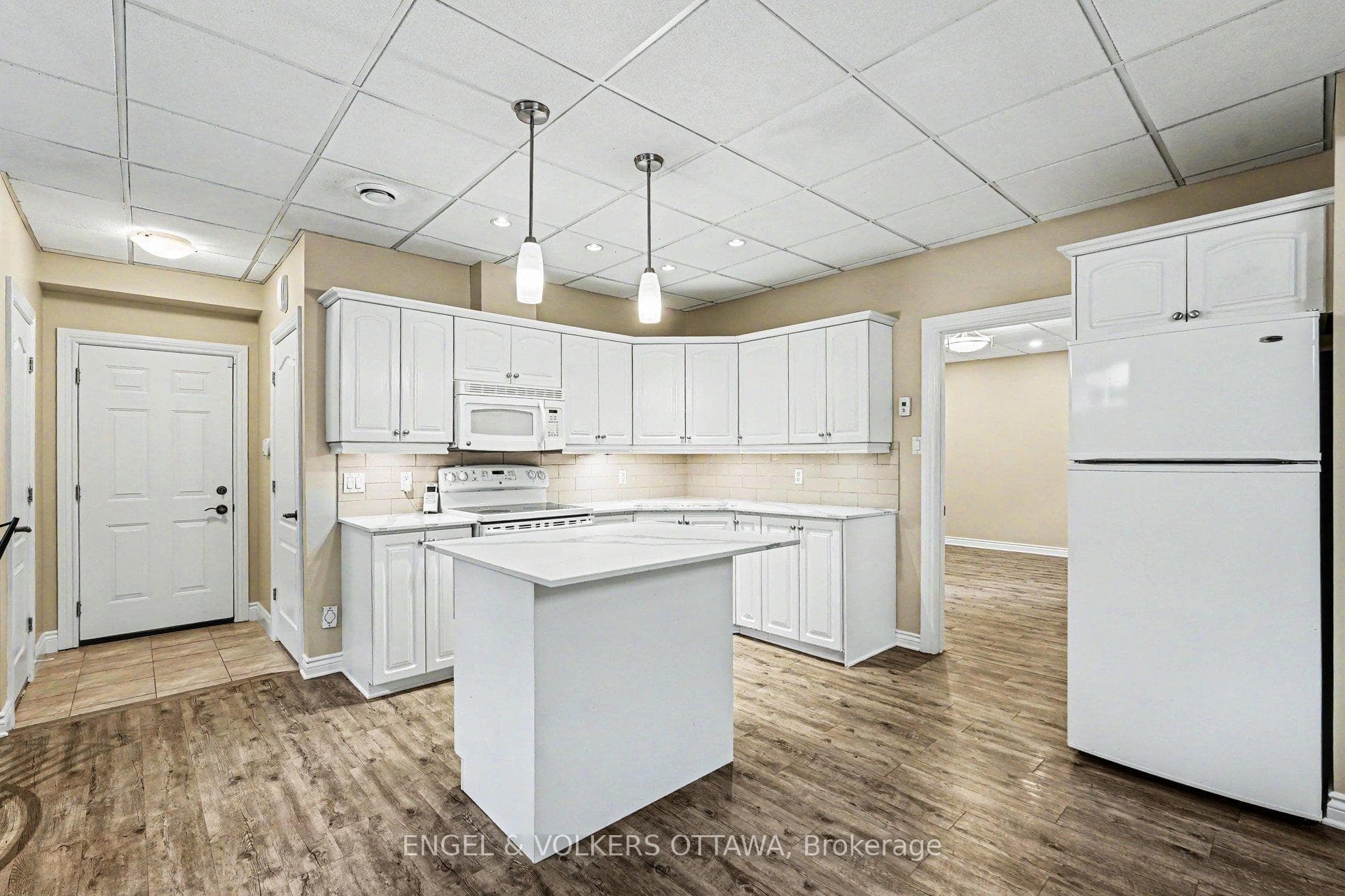 63 Rothwell Drive Unit B photo 16