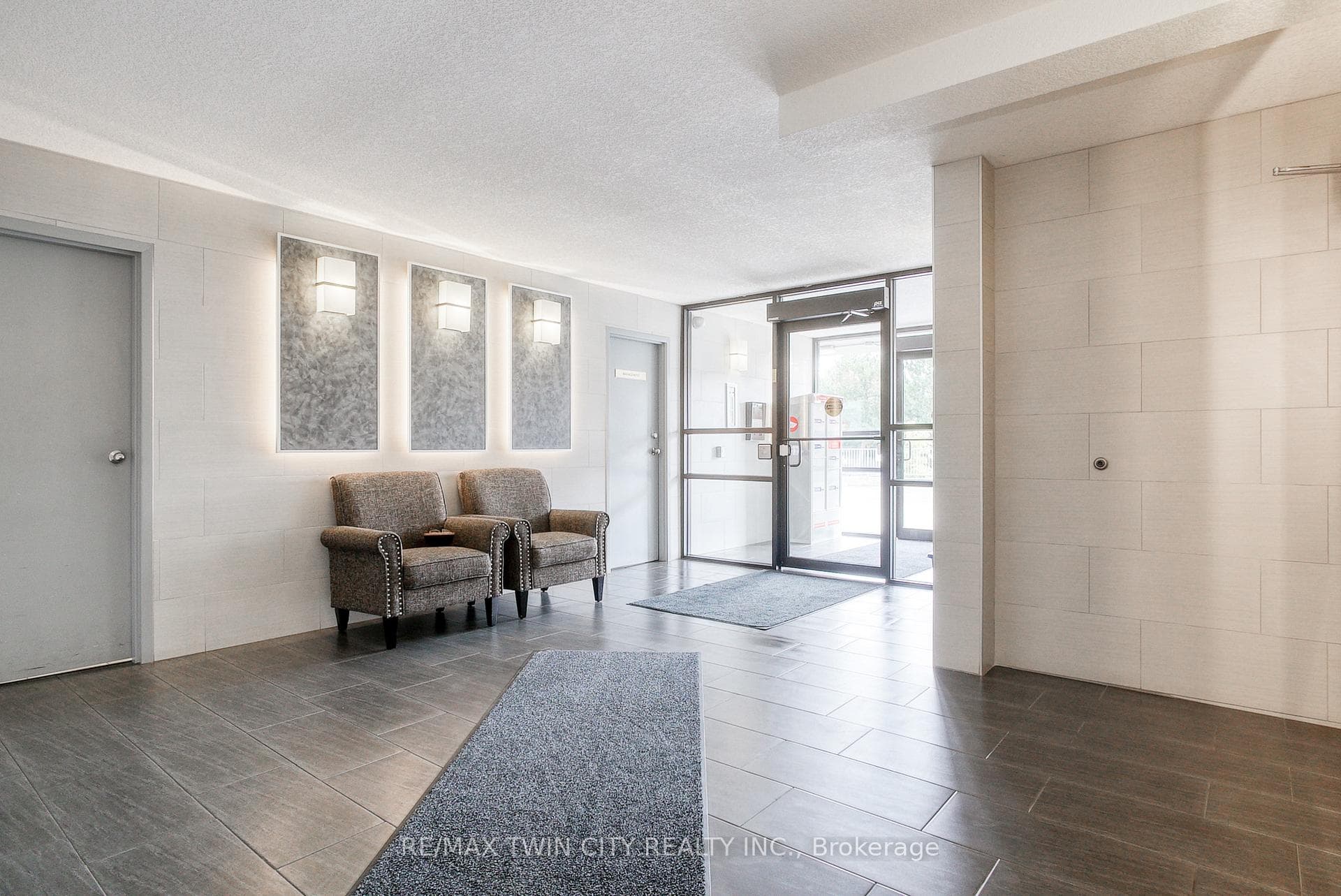 18 Holborn Court Unit 202 photo 24