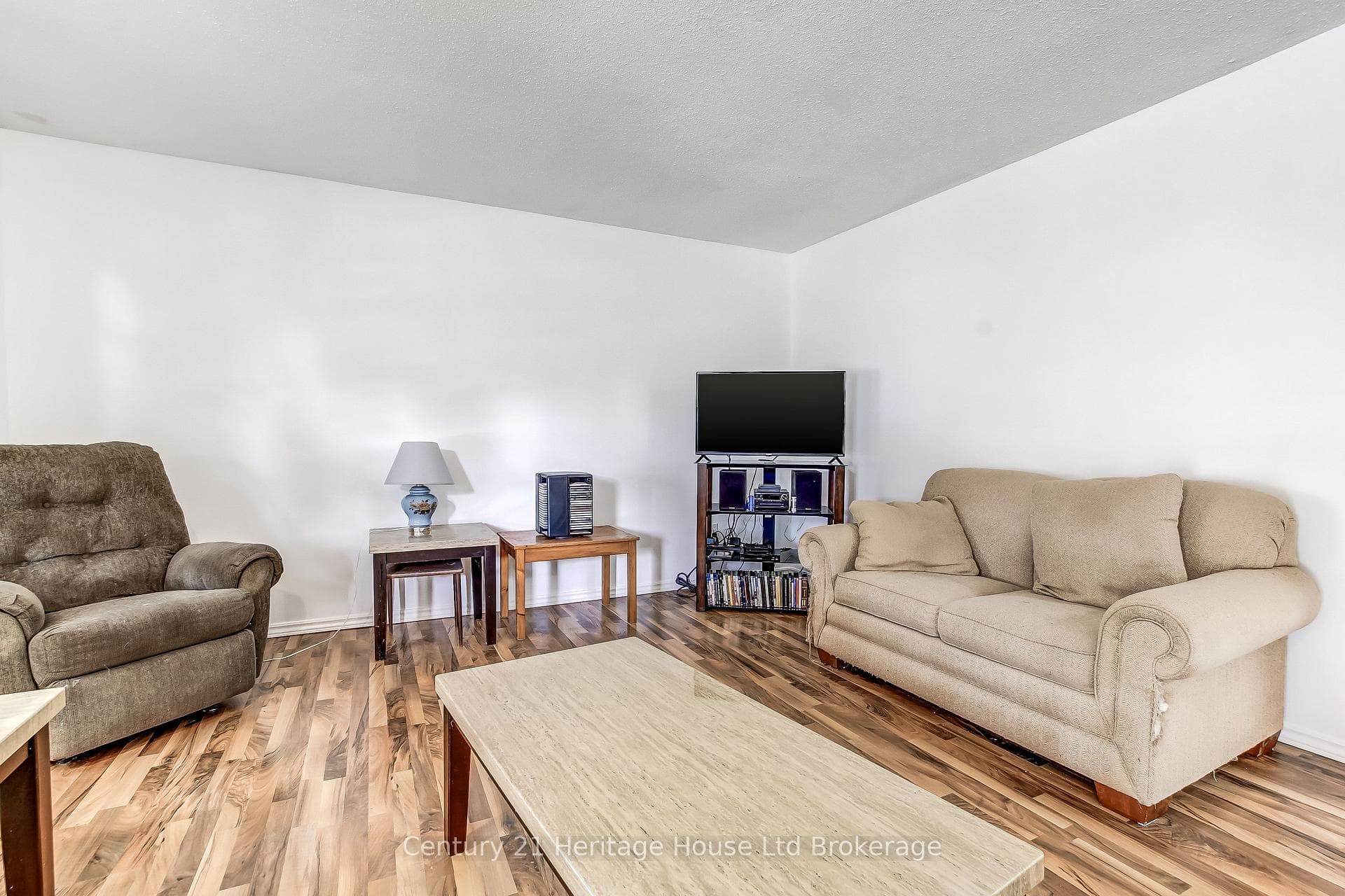 967 Alice Street photo 4
