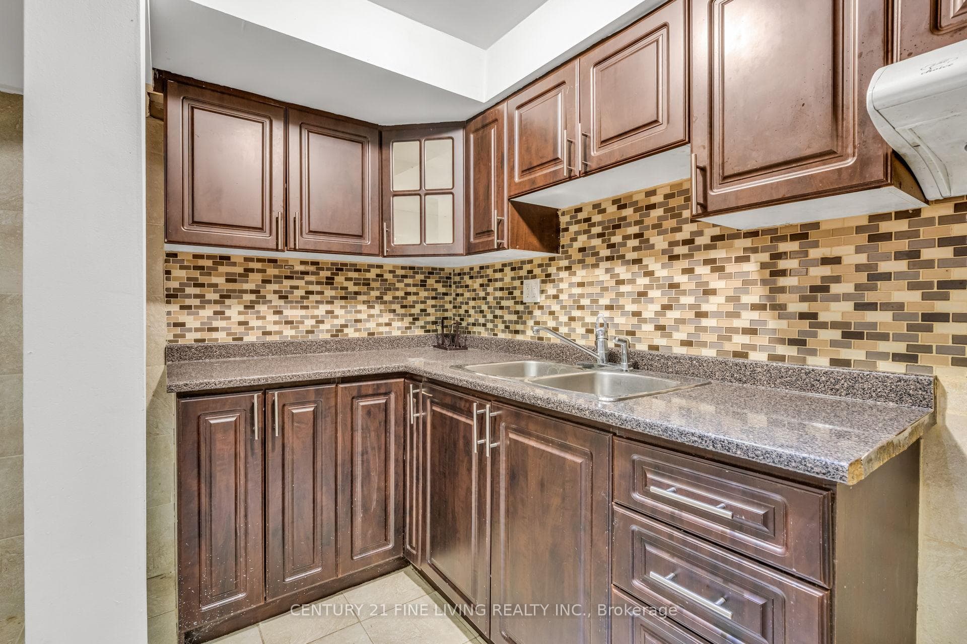 66 Secord Crescent photo 33