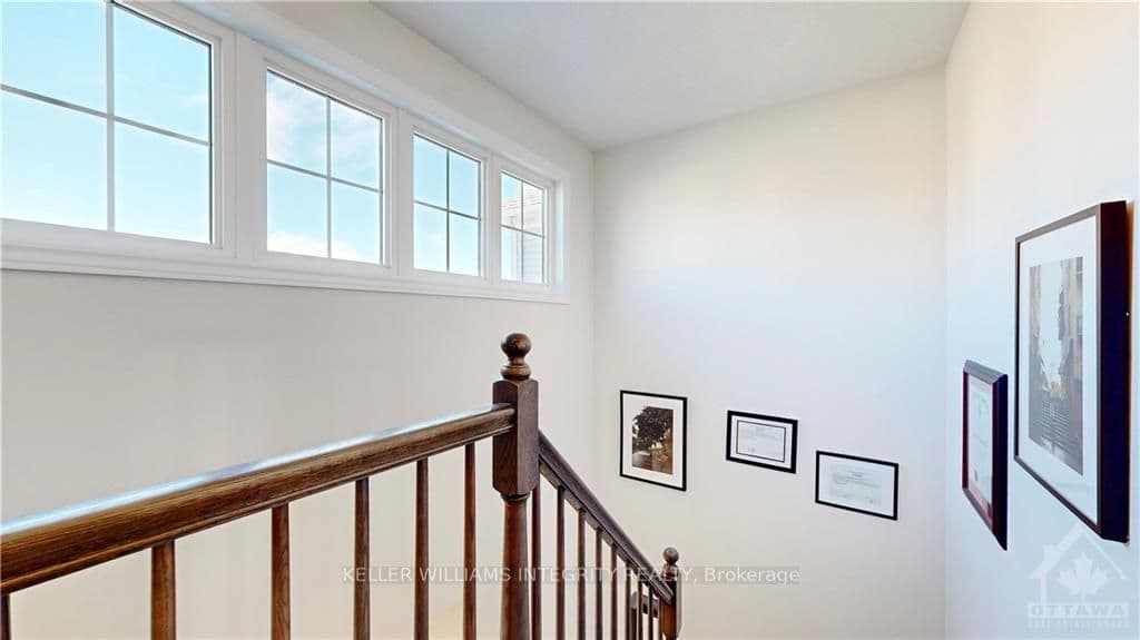 346 MEADOWBREEZE Drive photo 19