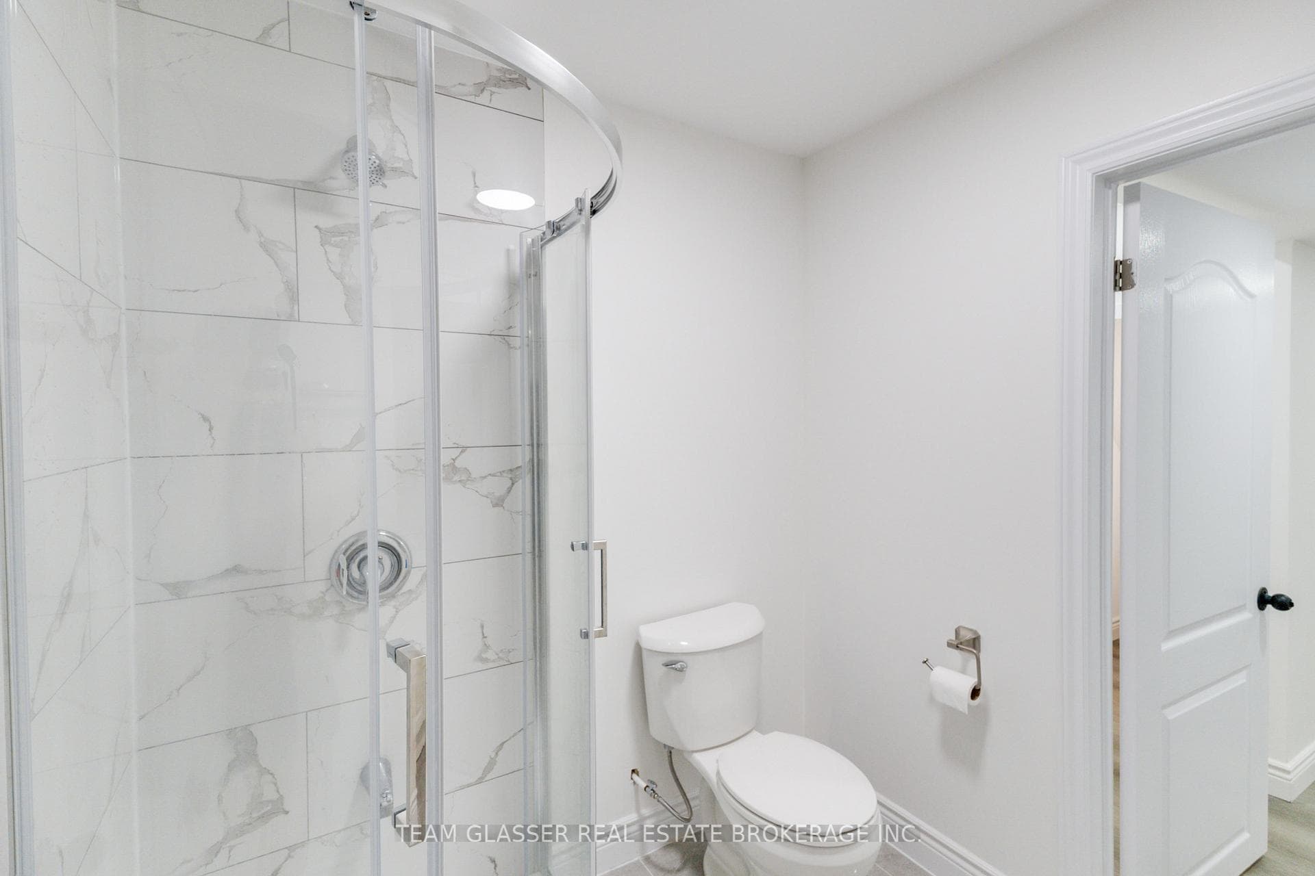 2043 CEDARPARK Drive photo 16