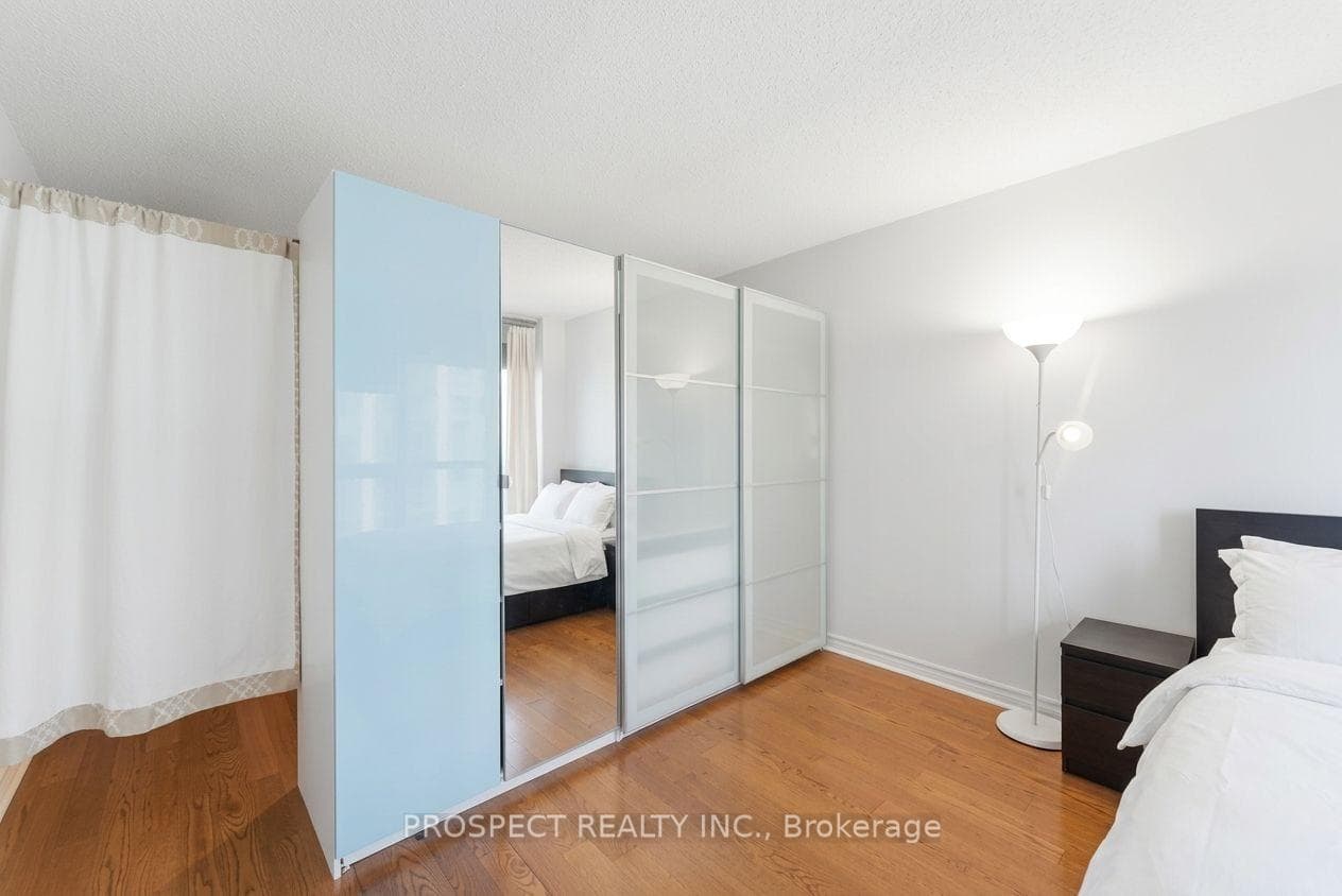 763 Bay Street Unit 2411 photo 9