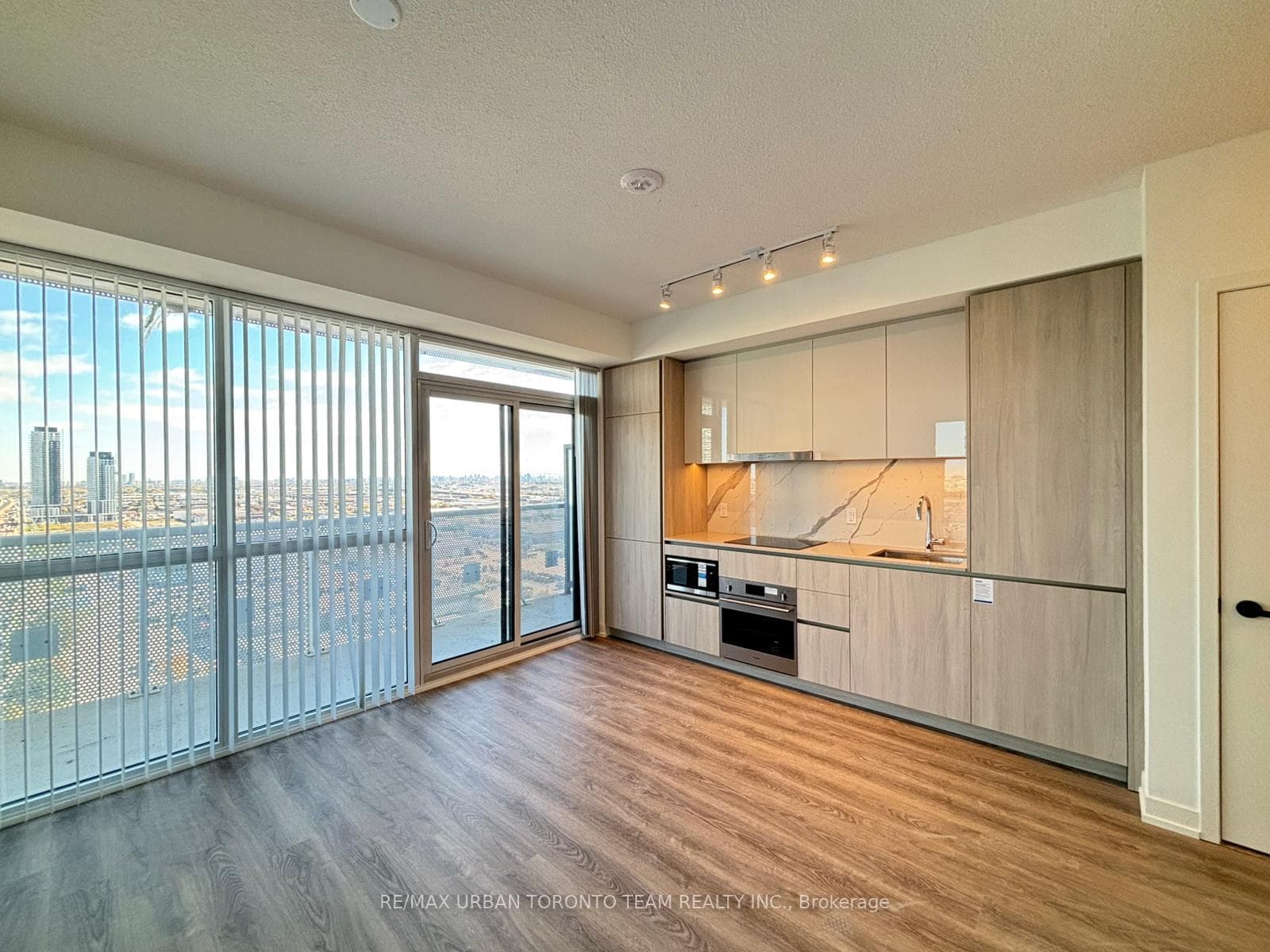 8 Interchange Way Unit 2306 photo 2