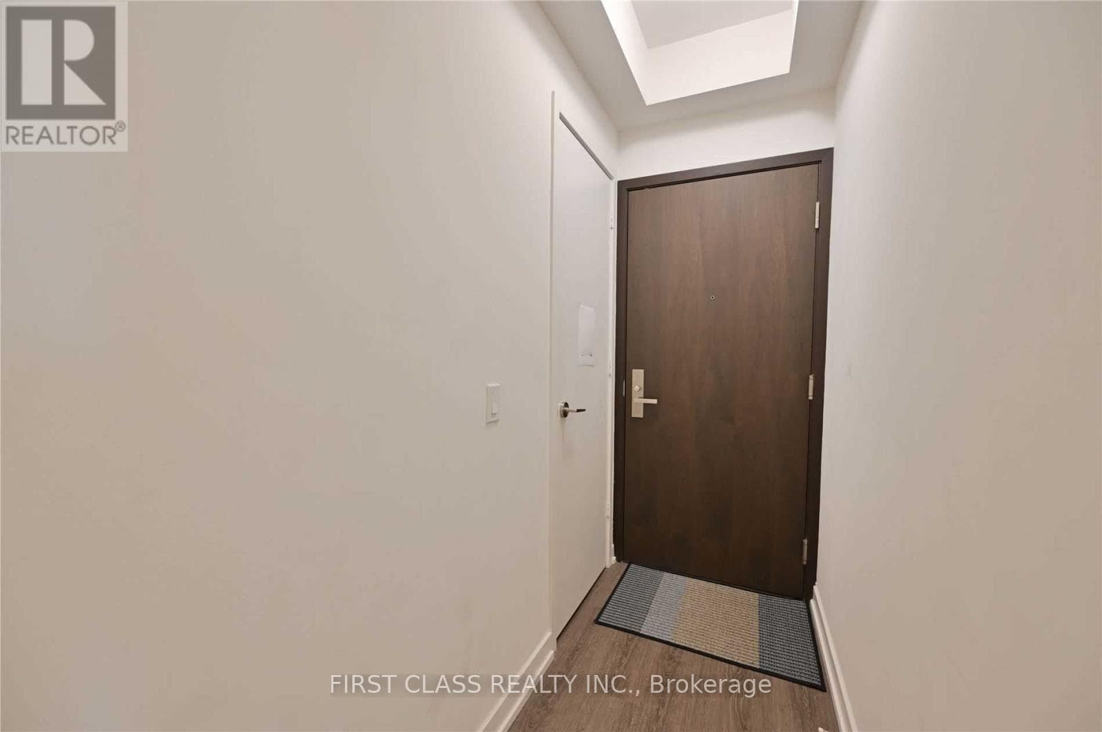 1 Yorkville Avenue Unit 608 photo 5