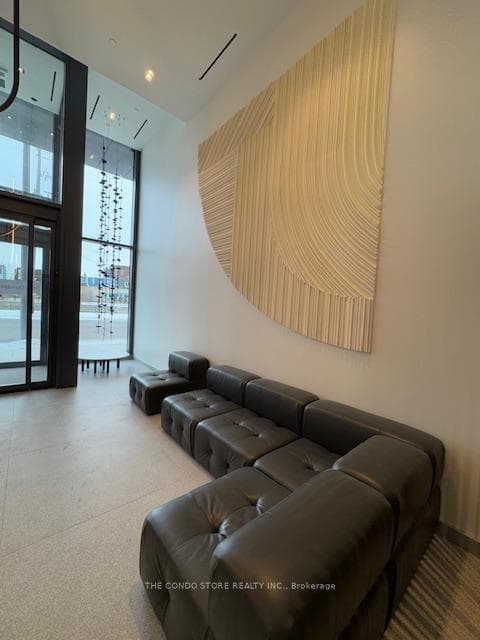 2625 Dundas Street Unit 707 photo 13