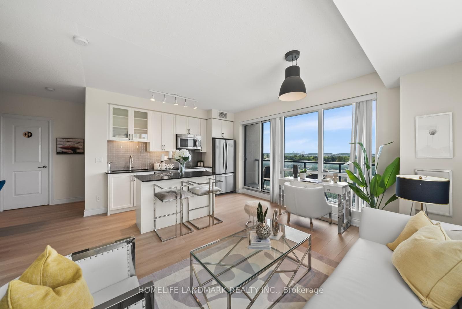 9088 Yonge Street Unit 702A photo 9