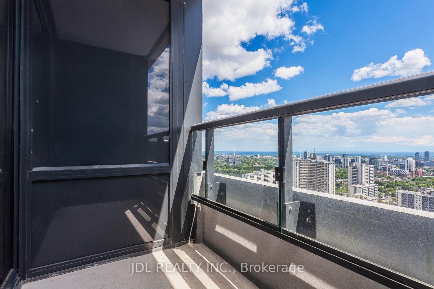 609 Sherbourne Street Unit 3709 photo 34