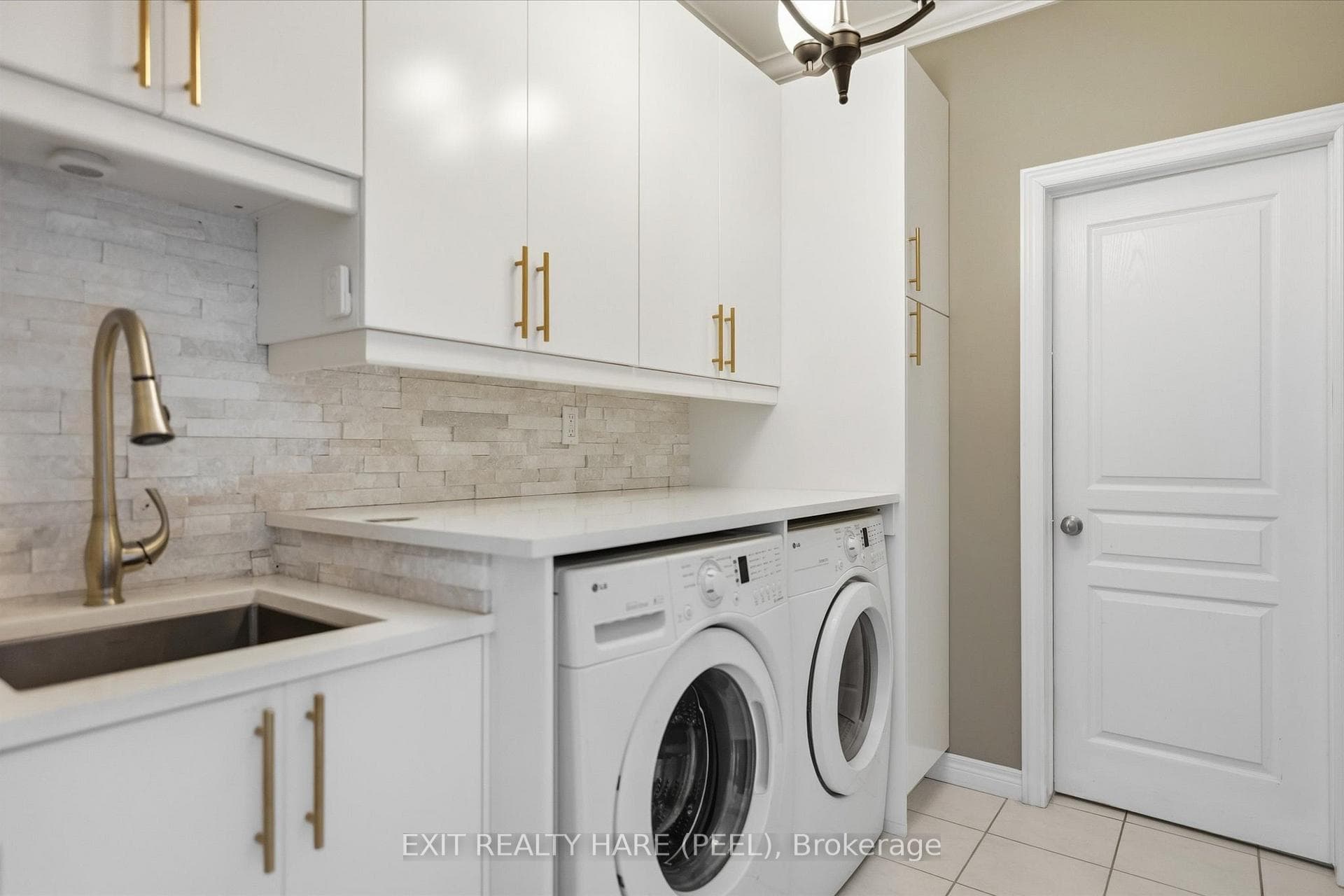 174 Irwin Avenue photo 31
