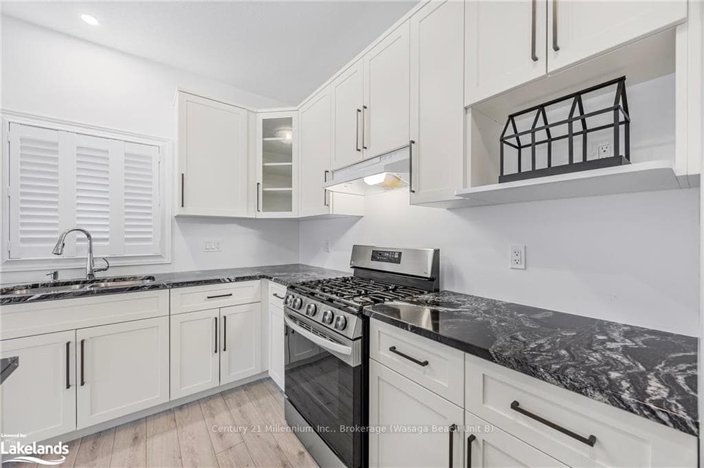 96 MCLEAN Avenue photo 16