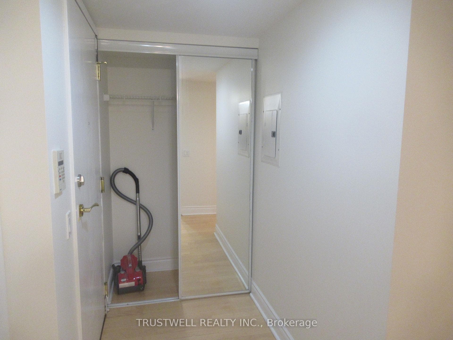 15 Northtown Way Unit 1618 photo 6