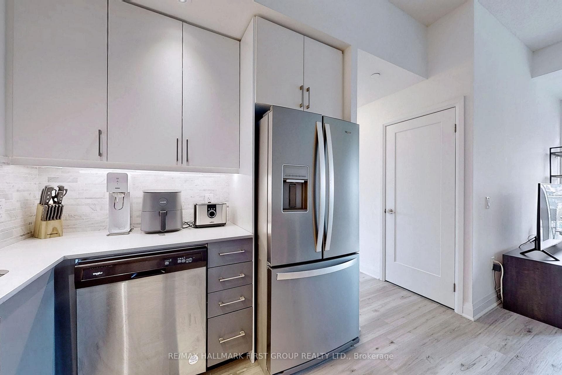 3220 Sheppard Avenue Unit 405 photo 13