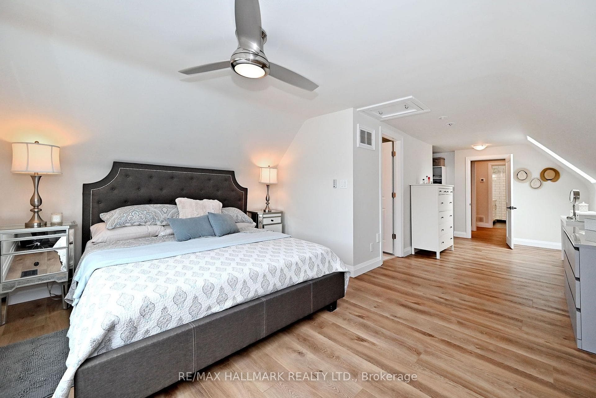 334 Stewart Street photo 23