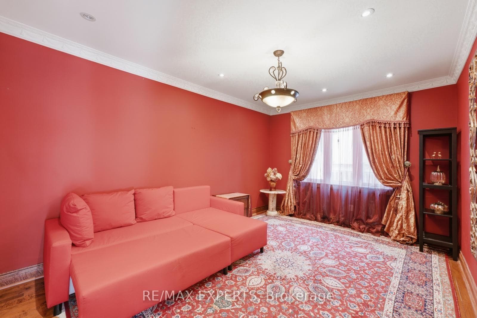 215 Velmar Drive photo 17