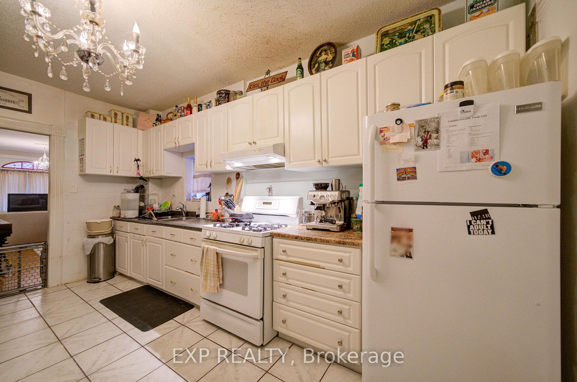 80 Uxbridge Avenue photo 13