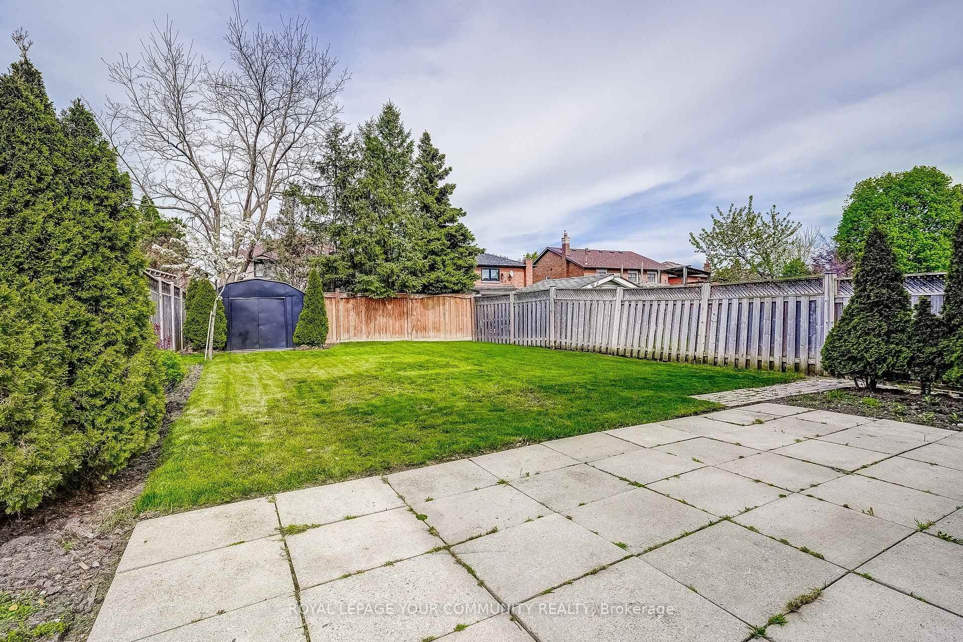 57 Largo Crescent photo 28