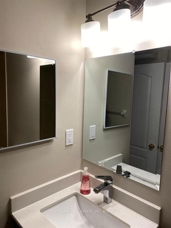3441 Covent Crescent Unit Bsmt photo 11