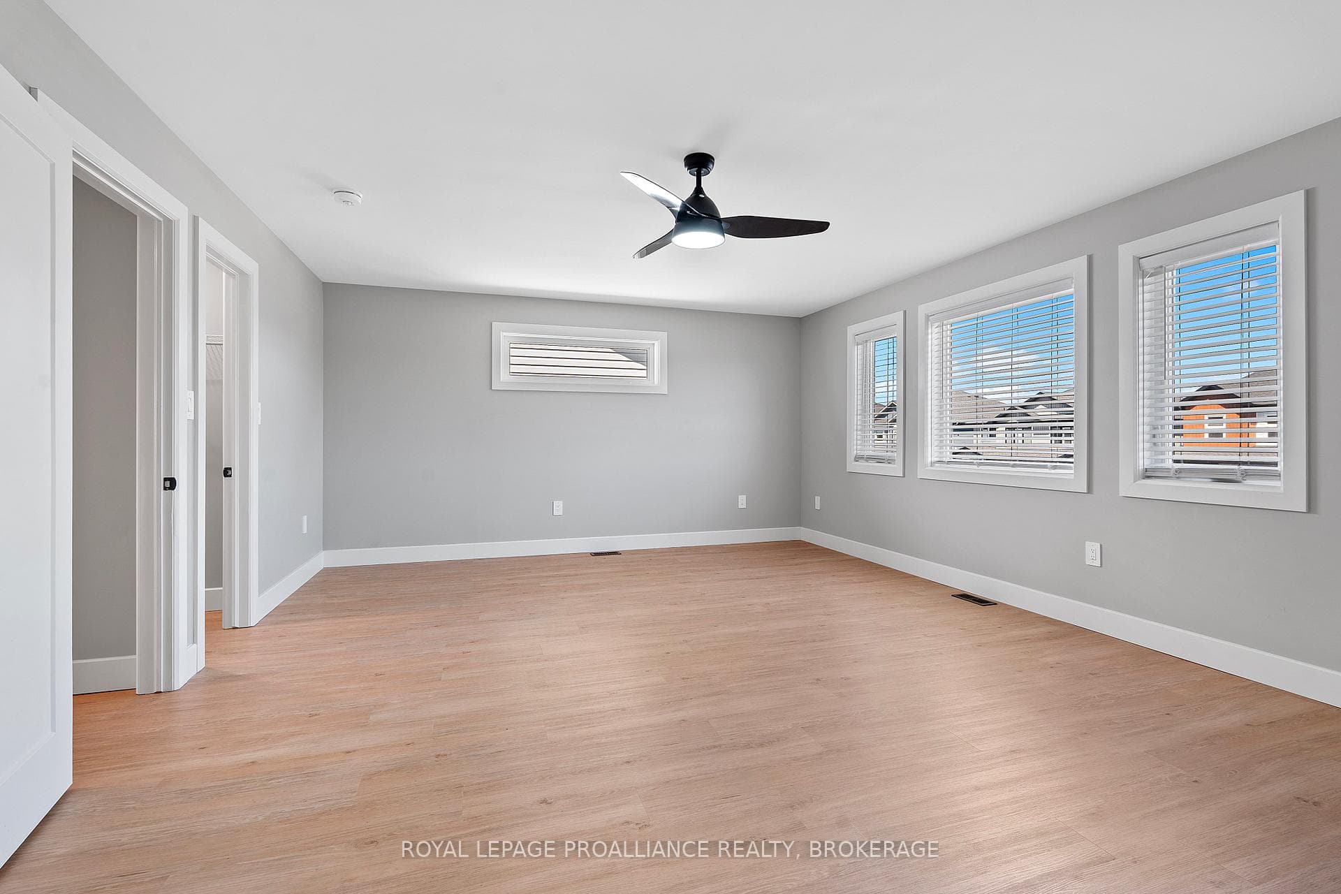 12 Dusenbury Crescent photo 18
