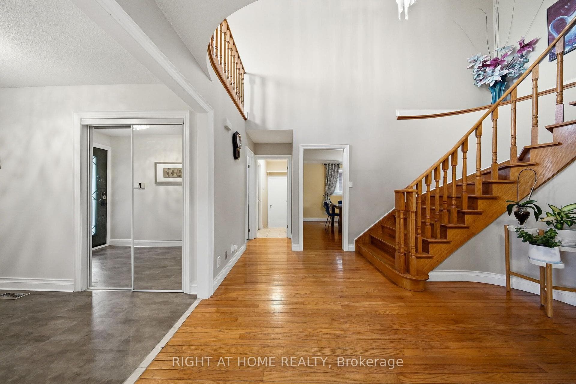 29 Sunforest Drive photo 14