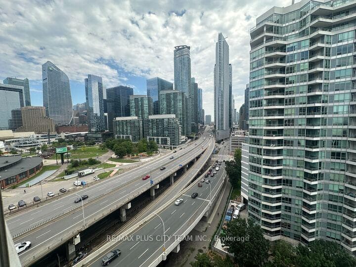250 Queens Quay N/A Unit 1506 photo 19