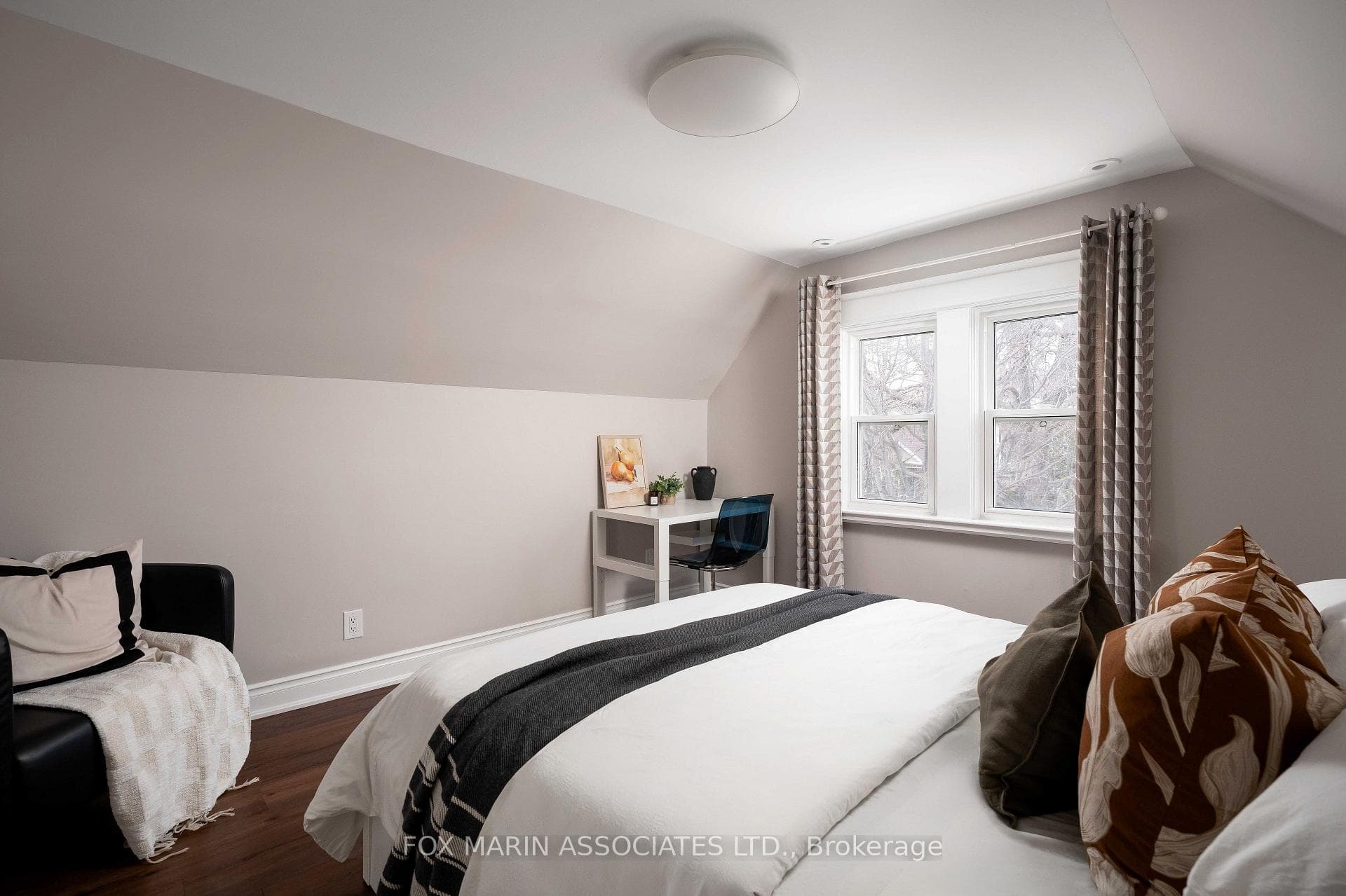 8 Springhurst Avenue photo 31
