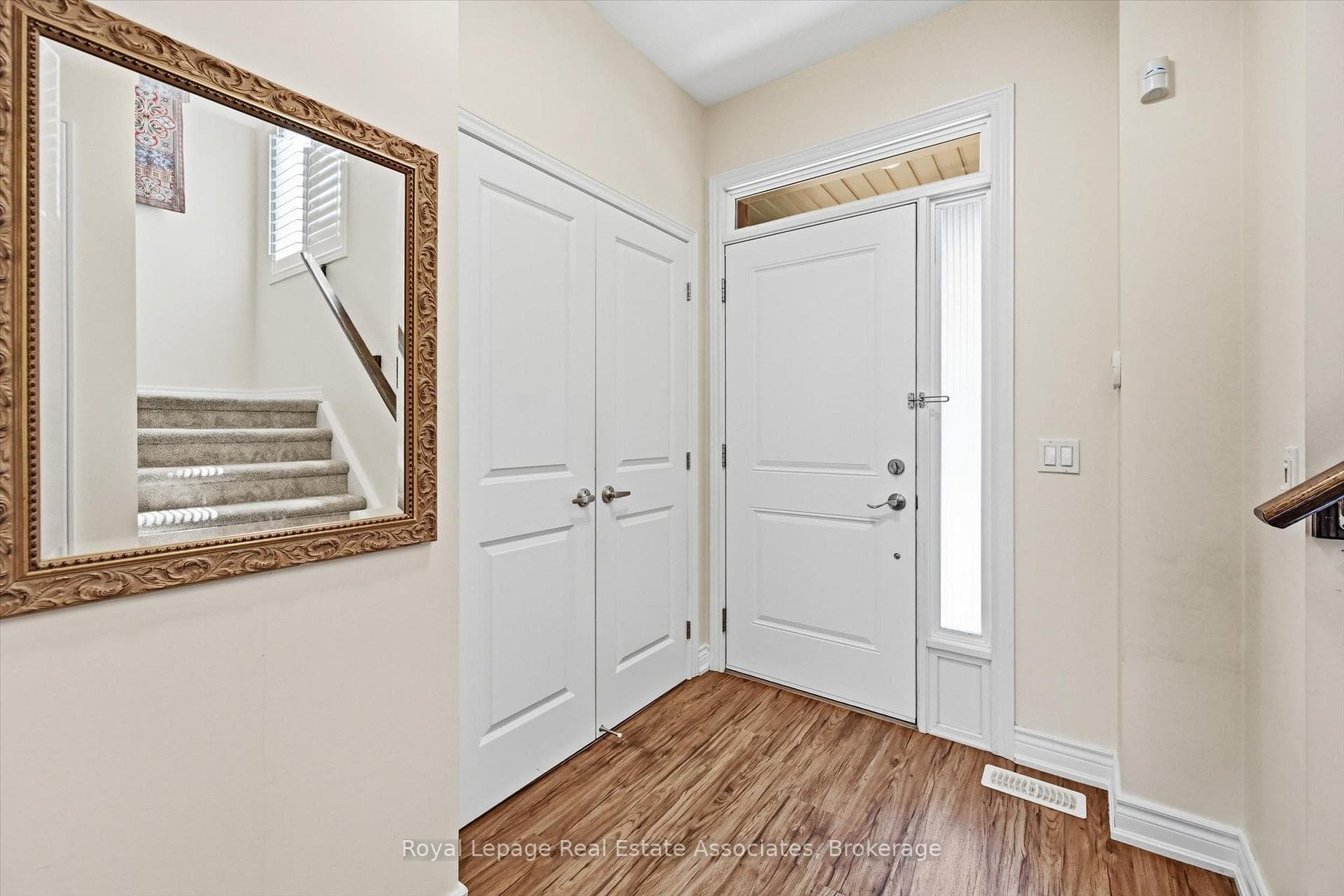 1 Southshore Crescent photo 3