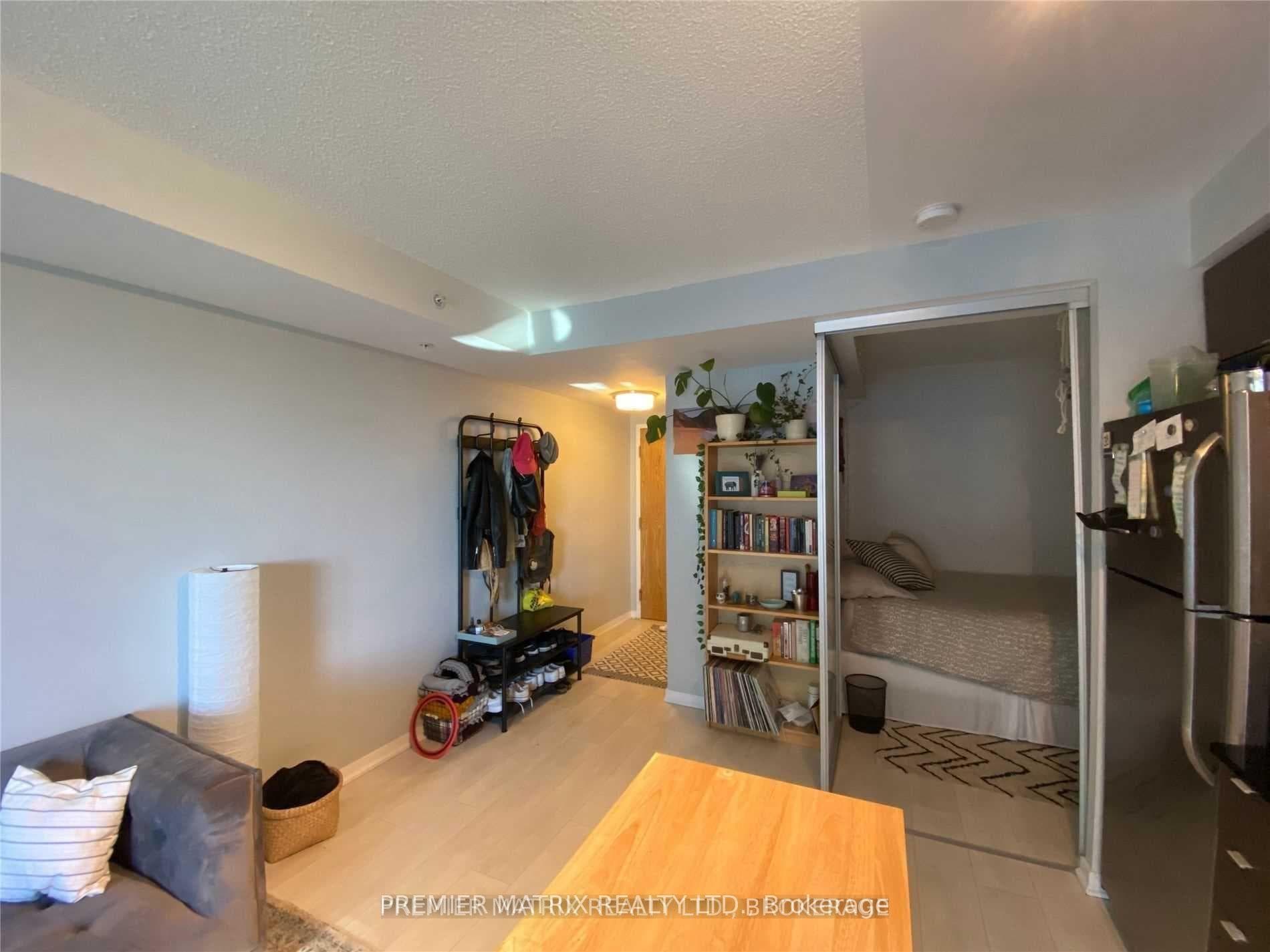 20 Joe Shuster Way Unit 1004 photo 14