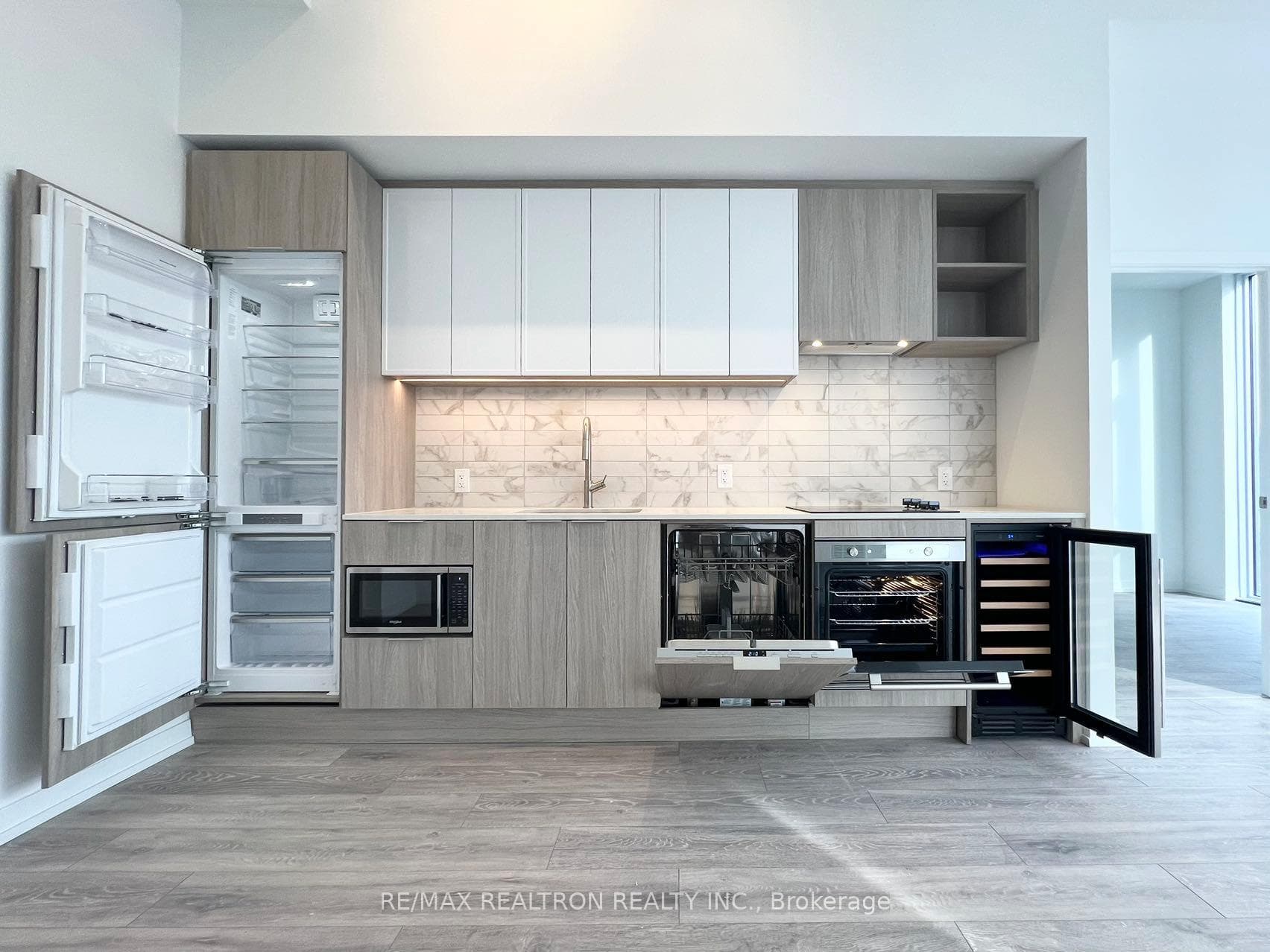 2020 Bathurst Street Unit 207 photo 16