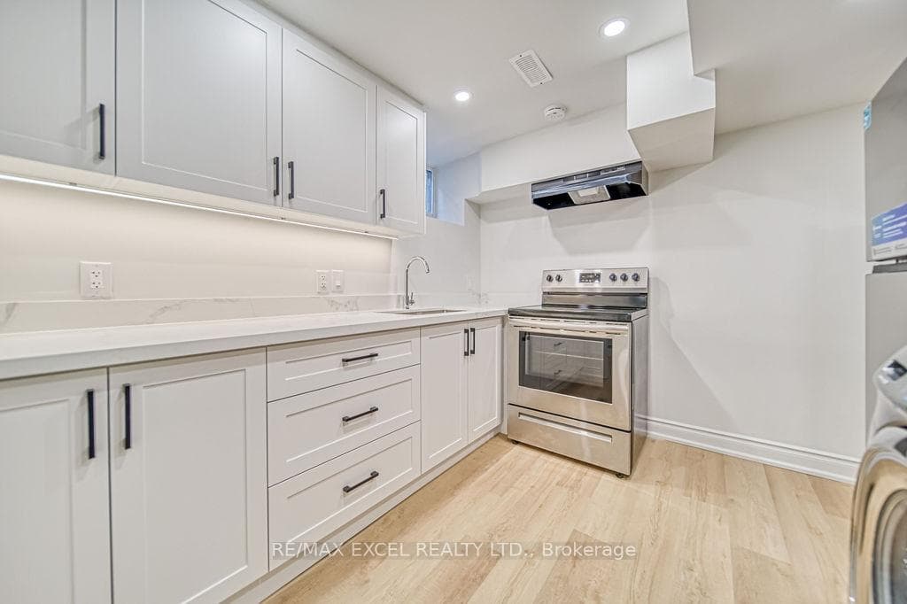 24 Bridlewood Boulevard photo 31
