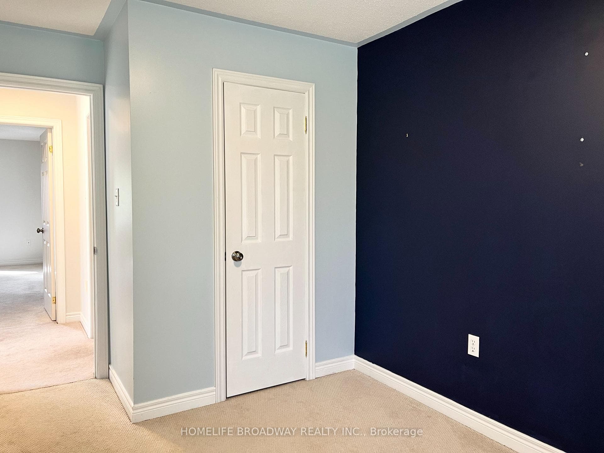 48 Widdifield Avenue photo 14