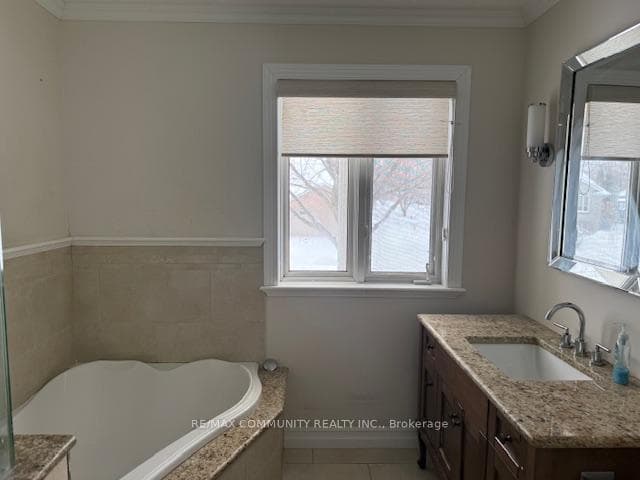 1841 Belvedere Crescent photo 13