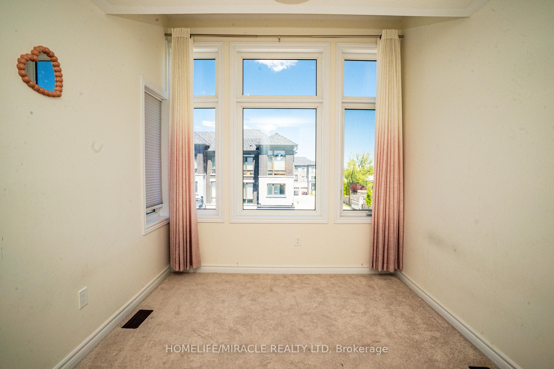 52 Douet Lane photo 15