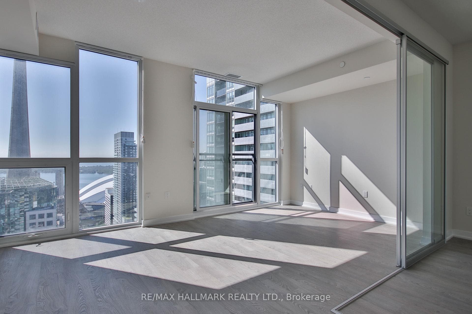 99 John Street Unit 4003 photo 8