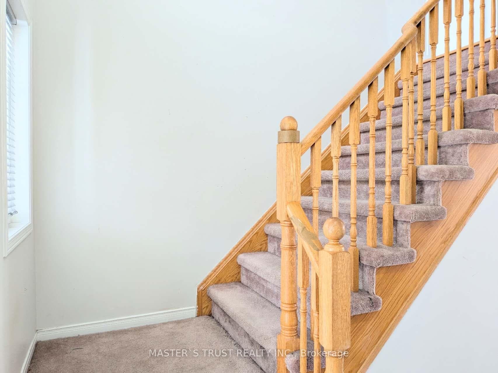 66 Gail Parks Crescent photo 8