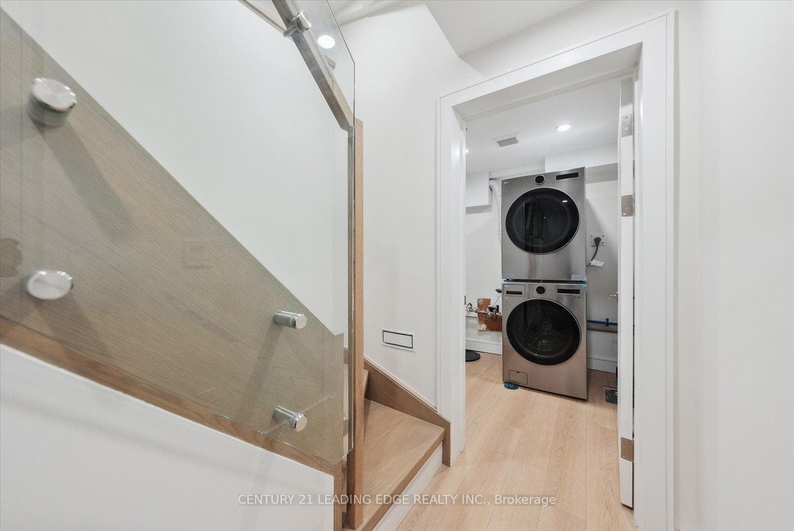 257 Robina Avenue photo 46