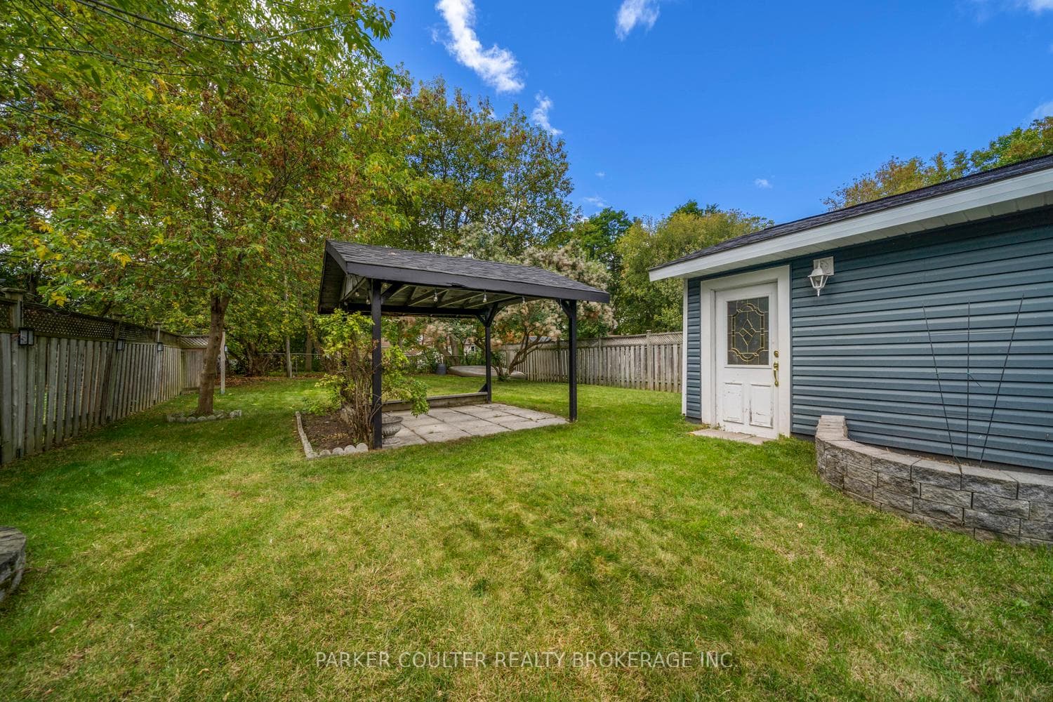 315 Millard Street photo 9