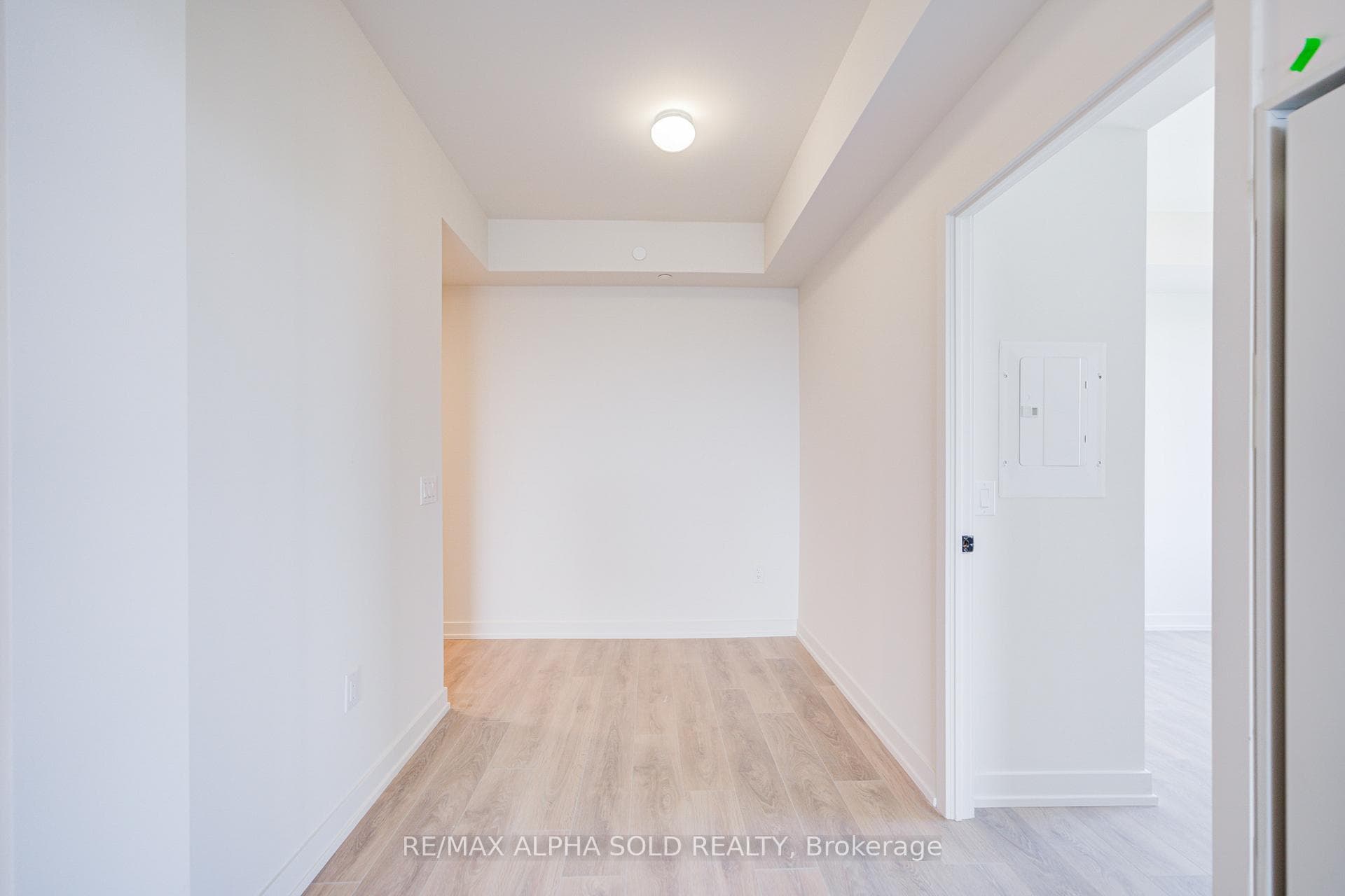 181 Sterling Road Unit 1519 photo 18