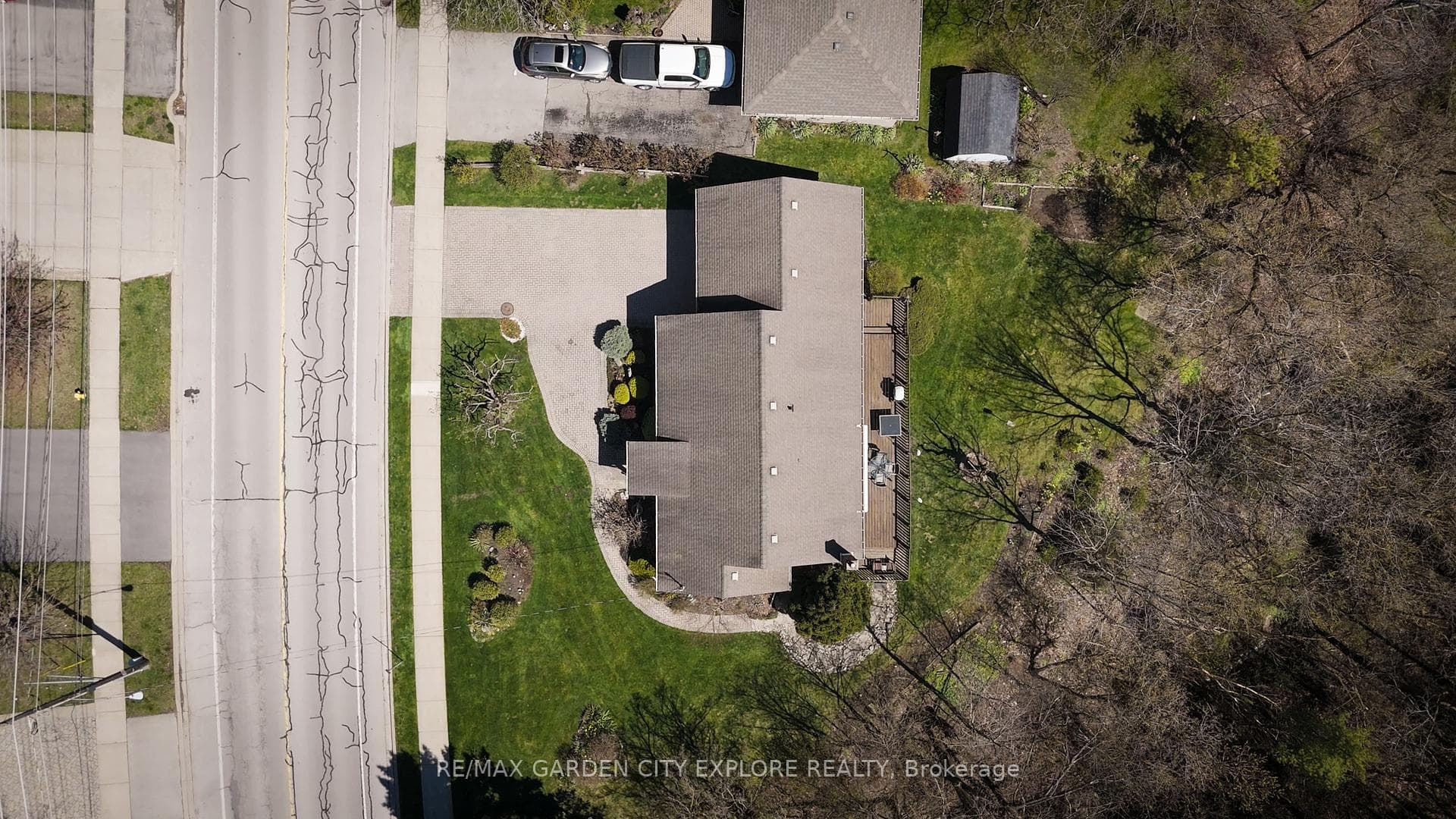 353 Pelham Road photo 3