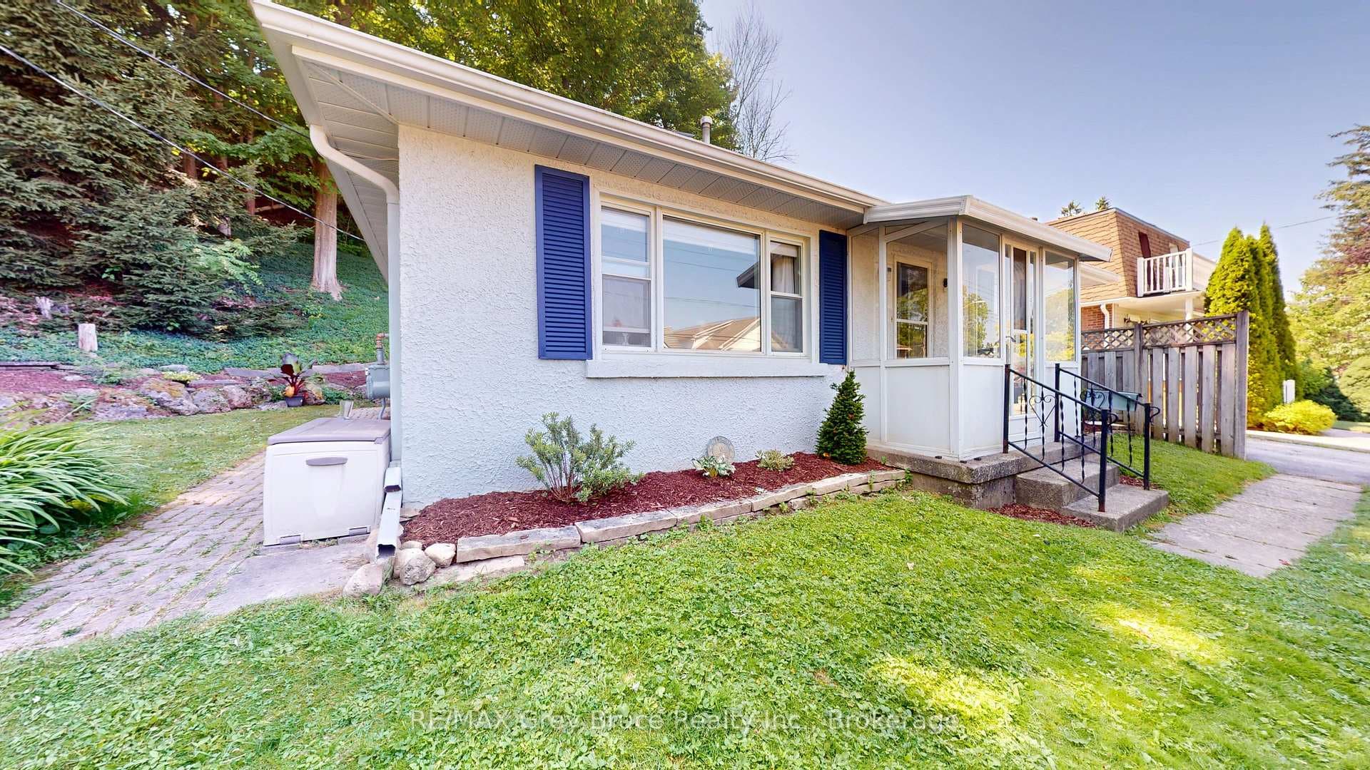 250 2nd Avenue photo 4