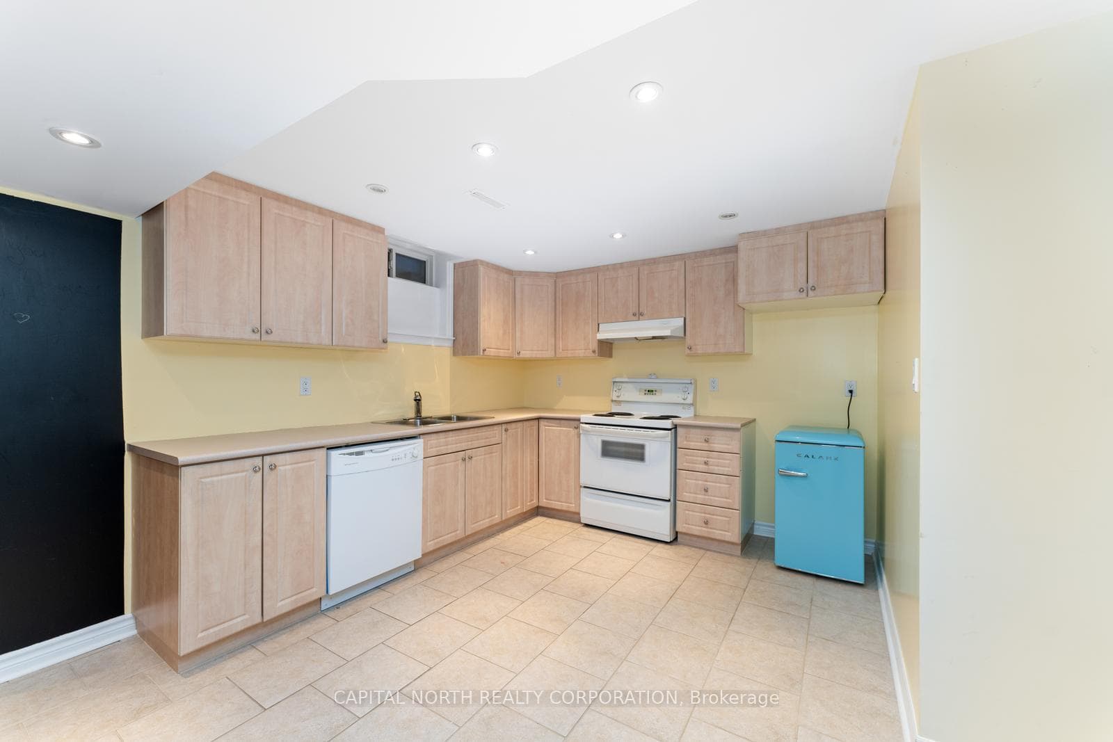 92 Stella Crescent photo 24