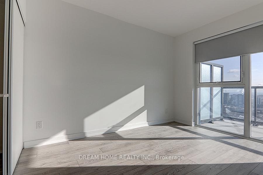 159 Wellesley Street Unit 3304 photo 17
