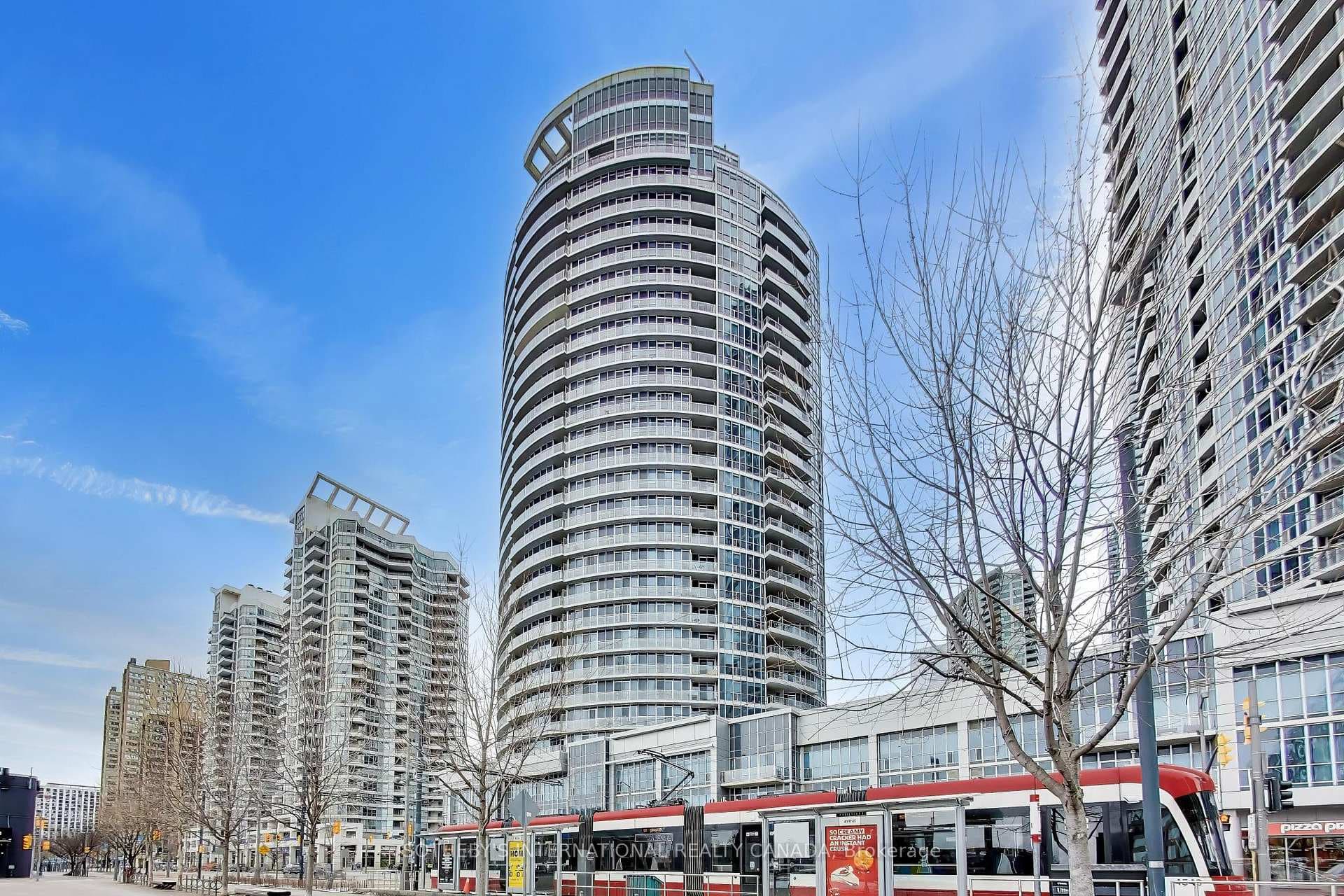218 Queens Quay Unit 505 photo 1