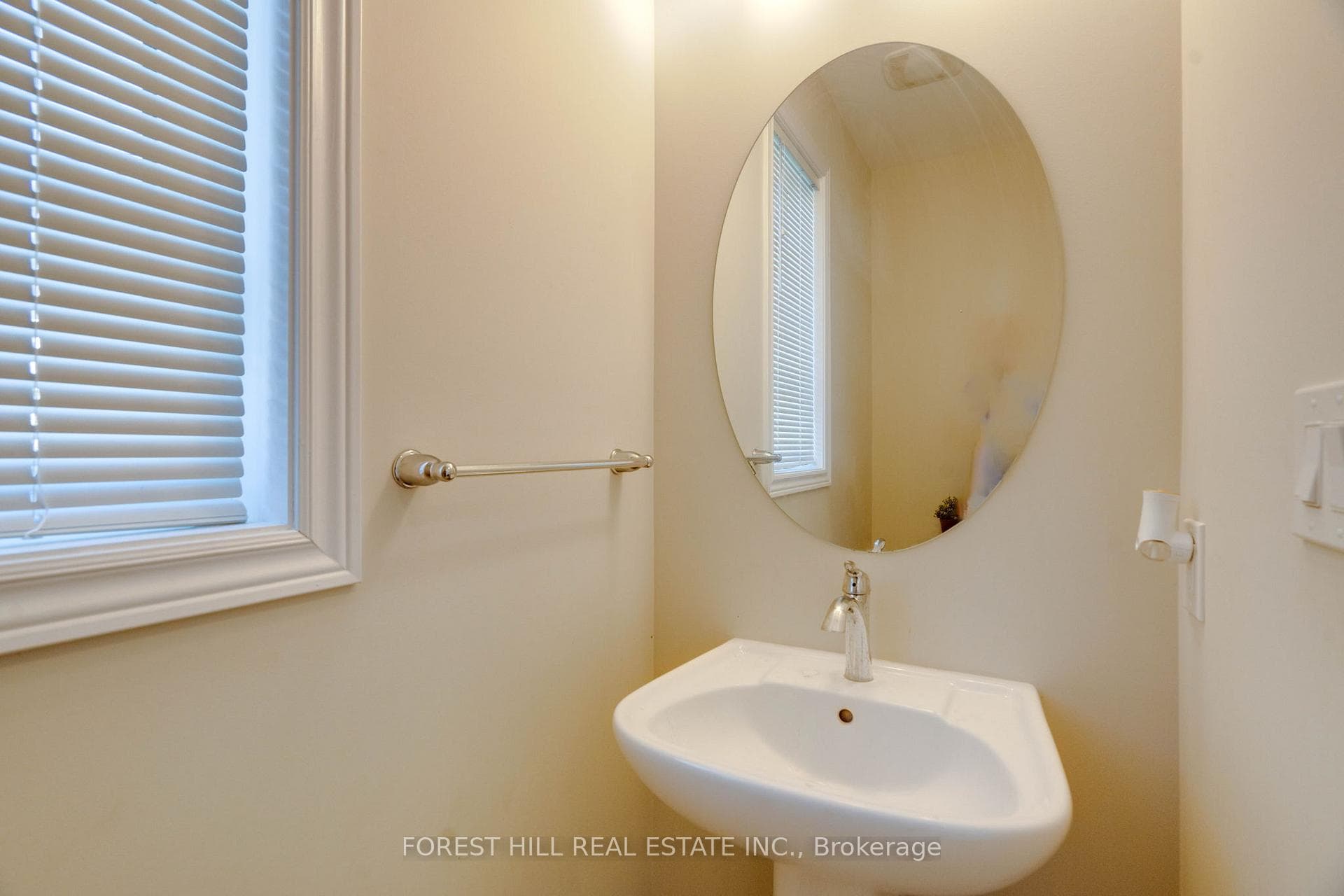 50 Clifford Crescent photo 17