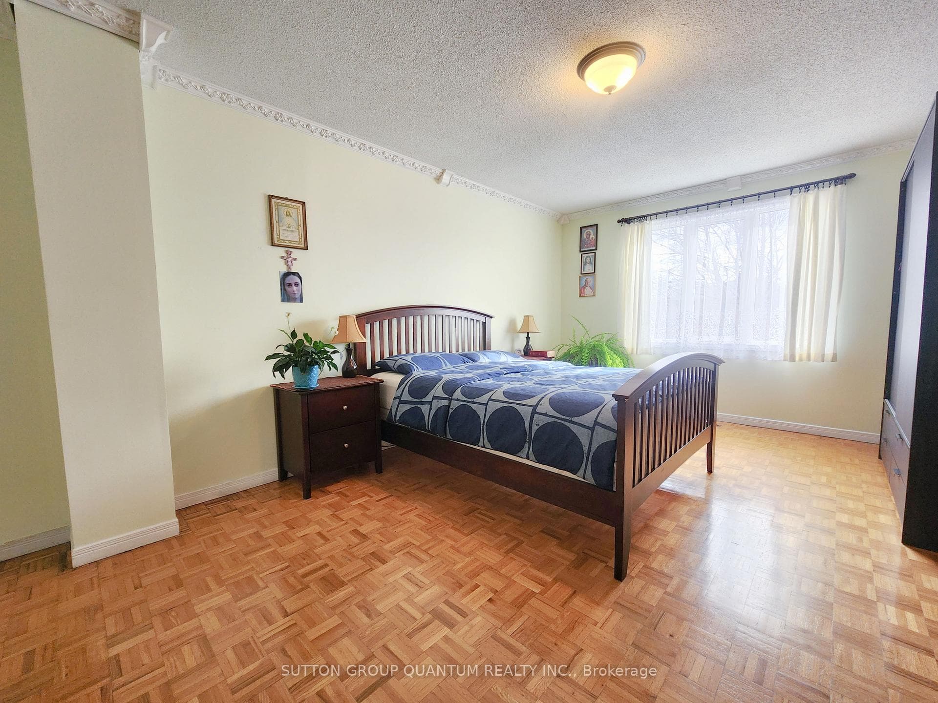 3263 Pilcom Crescent photo 13