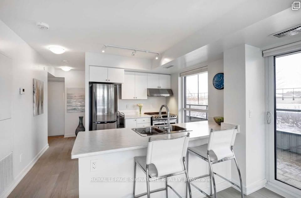 8 Trent Avenue Unit 323 photo 2